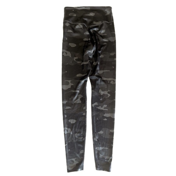 Nike Dri-fit One Mid-rise Leggings in Shiny Camo Size XS - Picture 12 of 12